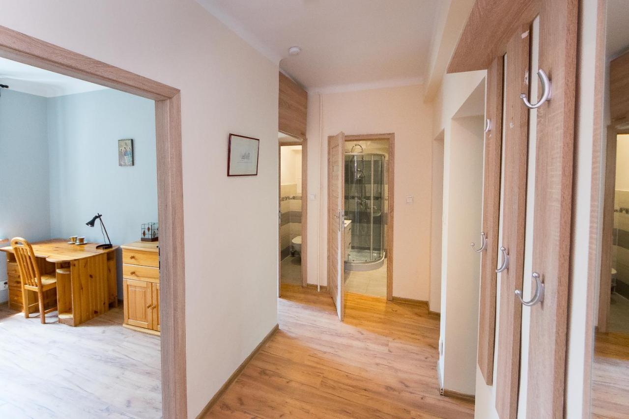 3-Bedroom Flat In City Center P4You Pl Красков Екстериор снимка